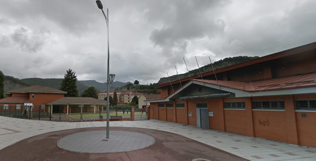 La Pola de Gord&oacute;n. Pabell&oacute;n Municipal La Estacada