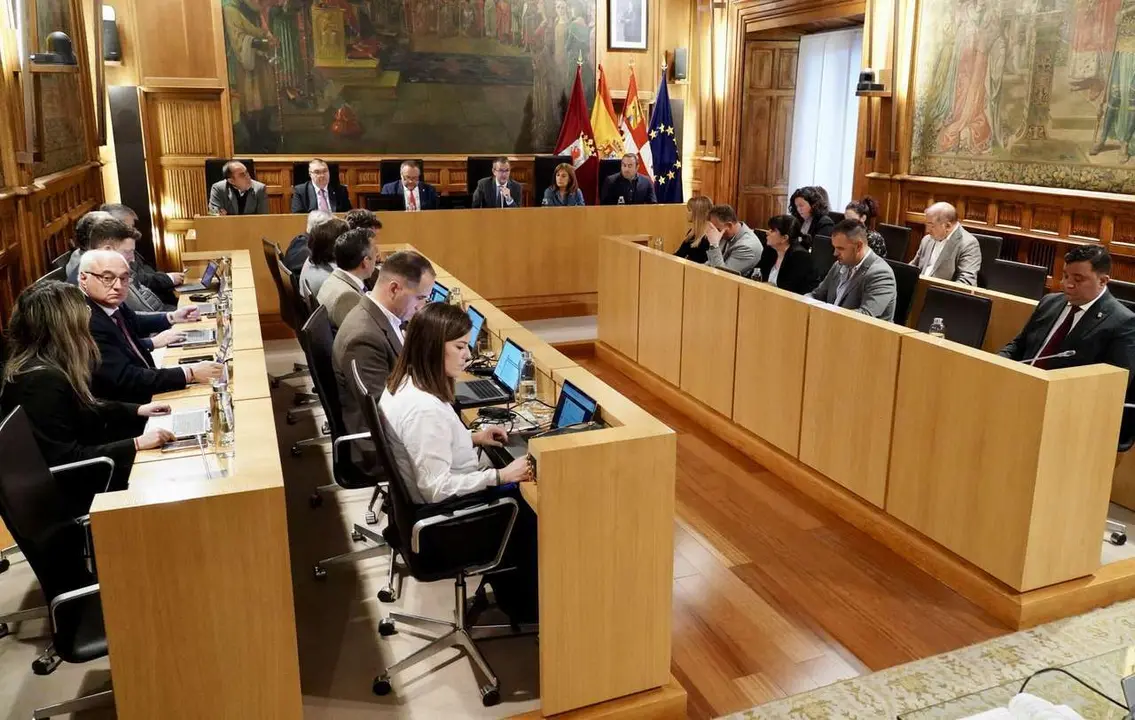 Campillo. ICAL. Pleno de la Diputaci&oacute;n de Le&oacute;n 