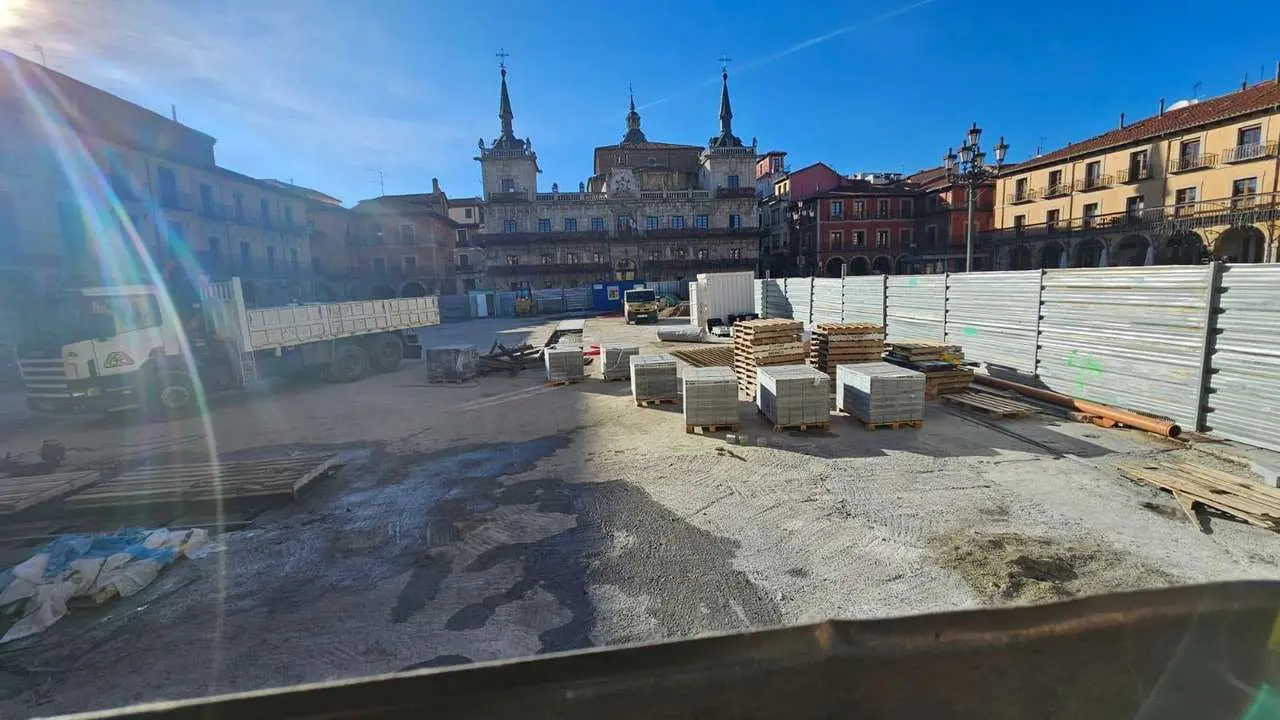 Terminadas las obras, el mercado de Le&oacute;n regresa a la Plaza Mayor, su ubicaci&oacute;n original.
