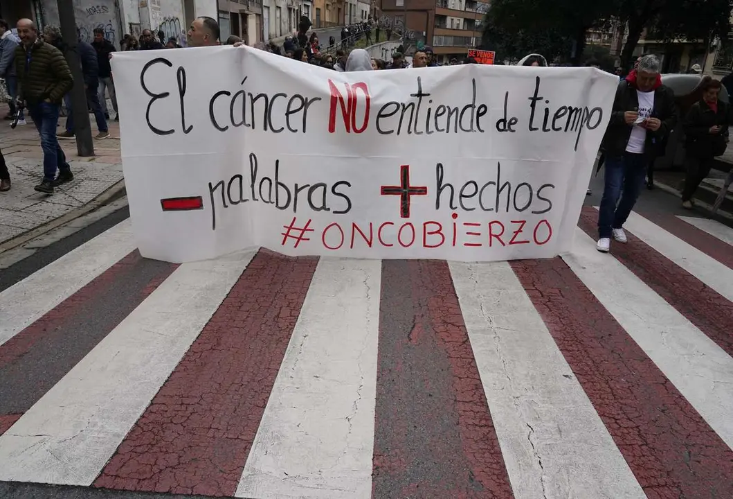 Una de las movilizaciones de la plataforma Oncobierzo en Ponferrada. | ICAL