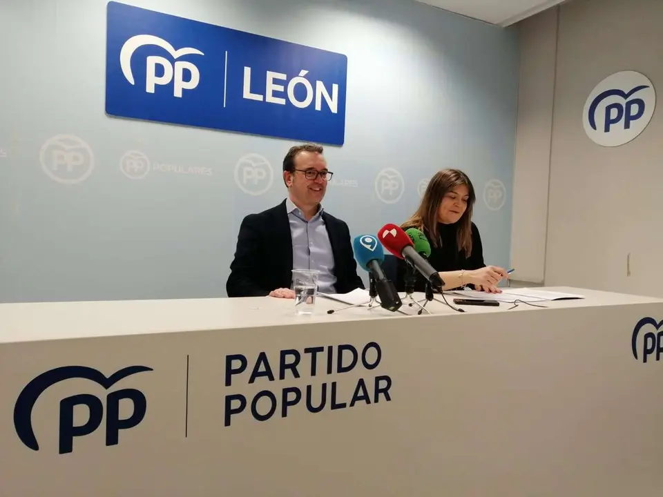 Ricardo Gavilanes, en una rueda de prensa del PP.
