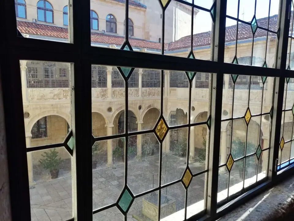 Interior del Palacio de los Guzmanes, sede de la Diputaci&oacute;n de Le&oacute;n, &uacute;nica de la comunidad no gobernada por el Partido Popular.