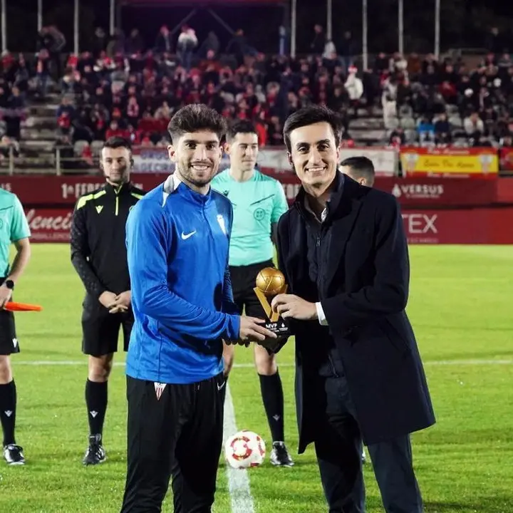 Rodrigo Escudero, nombrado mejor jugador de Primera RFEF en diciembre // Primera_RFEF