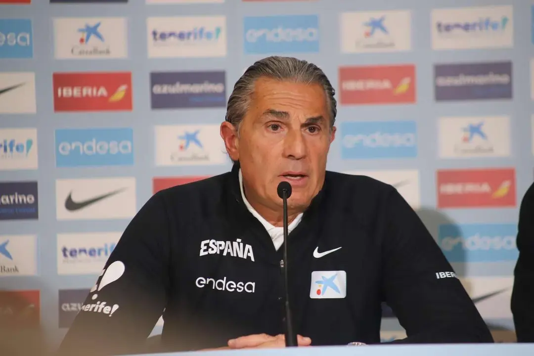 El seleccionador Sergio Scariolo en la sala de prensa del Palacio // Foto: Isaac Llamazares