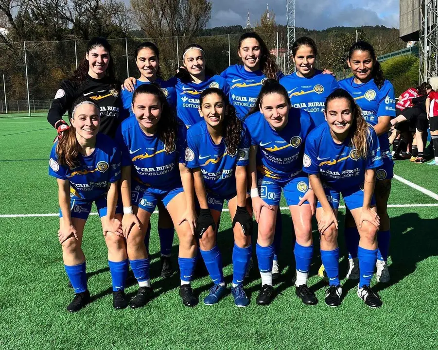 Alineaci&oacute;n del Ol&iacute;mpico de Le&oacute;n en un partido de esta temporada // @OlimpicoLeon