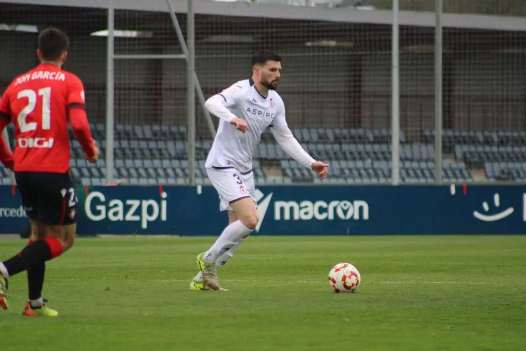 Satr&uacute;stegui durante el partido en Tajonar // @CyDLeonesa