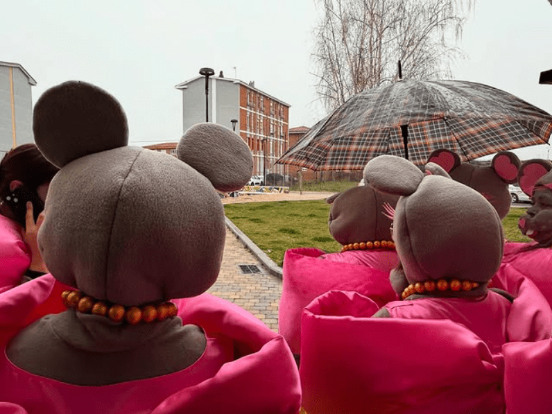 Disfraces que no van a poder desfilar debido a la lluvia // Foto: Ayuntamiento de San Andr&eacute;s
