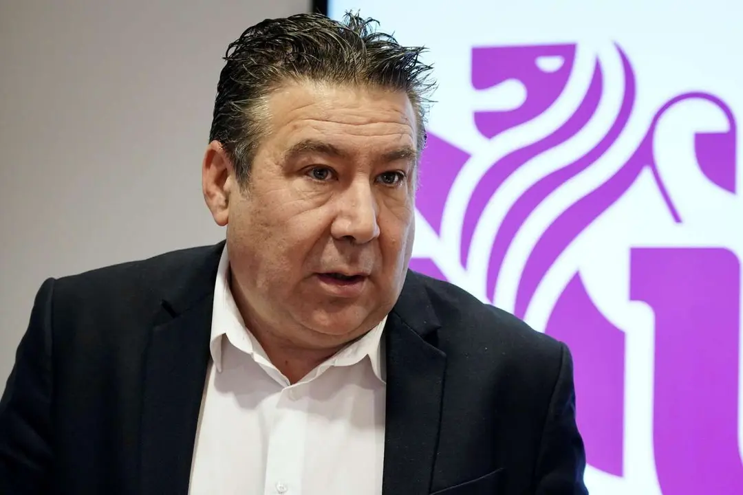 Campillo - Los procuradores de UPL en las Cortes de Castilla y Le&oacute;n, Luis Mariano Santos, Alicia Gallego y Jos&eacute; Ram&oacute;n Garc&iacute;a presentan la moci&oacute;n que llevan a esta sesi&oacute;n plenaria