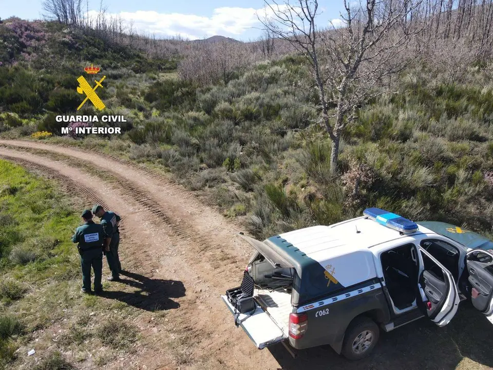 Una patrulla del SEPRONA en Veguellina de &Oacute;rbigo