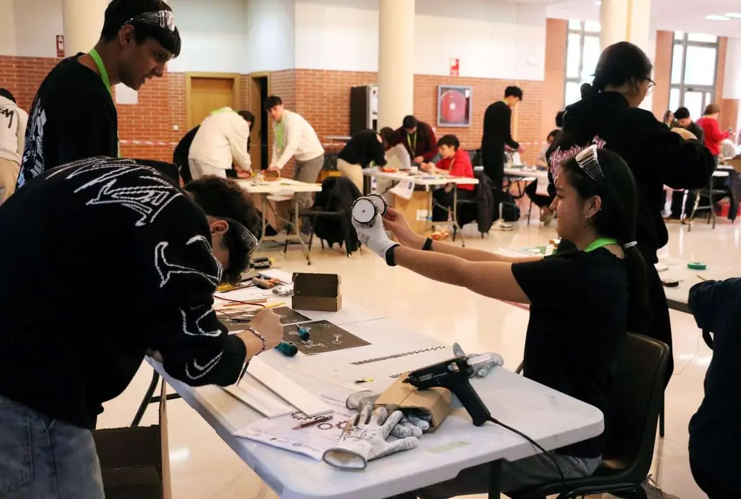 La III Olimpiada de Ingenier&iacute;as Industriales reuni&oacute; en la ULE a 93 estudiantes de ESO y Bachillerato de Le&oacute;n. / ULE
