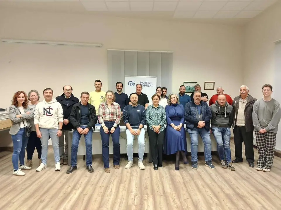Reunión de Ester Muñoz con alcaldes y portavoces de municipios de la Ribera del Esla y el Porma. / PRENSA PP