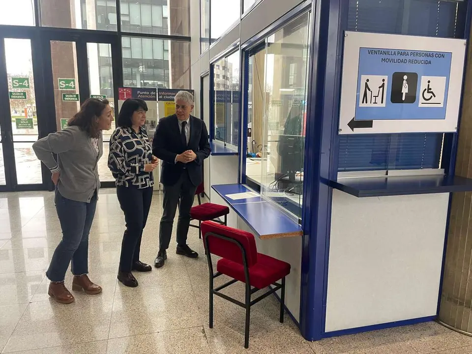 La Delegaci&oacute;n Territorial mejora la atenci&oacute;n a las personas con movilidad reducida con una nueva ventanilla informativa