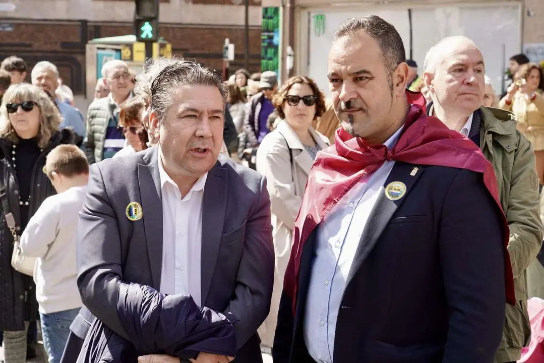 Manifestaci&oacute;n en defensa de Feve este domingo en las calles de la ciudad de Le&oacute;n. / CAMPILLO / ICAL