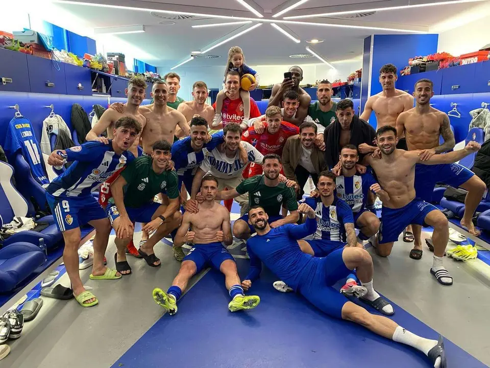 La Ponferradina celebra la victoria ante el Real Uni&oacute;n. / @SDPonferradina