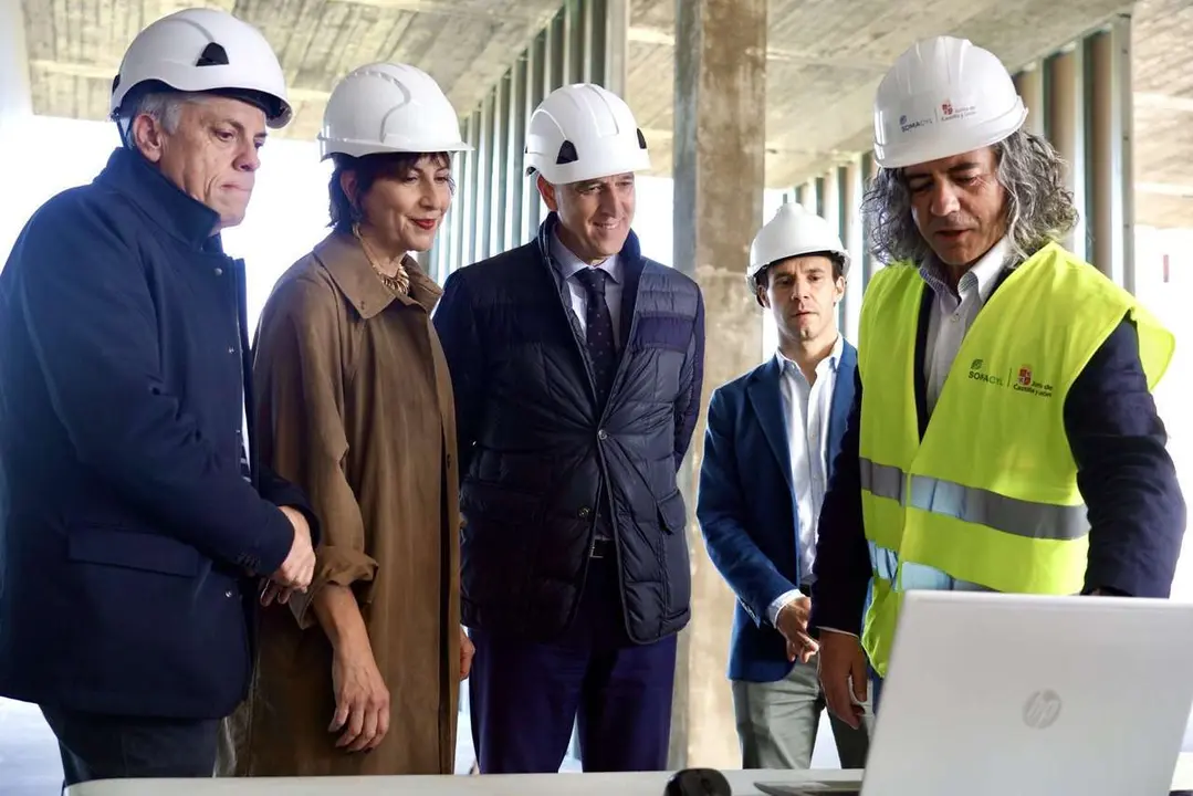 Campillo. ICAL. El director general de Telecomunicaciones y Administraci&oacute;n Digital de la Junta, Antonio Ib&aacute;&ntilde;ez, visita las obras de la nueva sede de Scayle acompa&ntilde;ado por el alcalde de Le&oacute;n, Jos&eacute; Antonio D&iacute;ez, y la directora de la Fundaci&oacute;n Centro de Supercomputaci&oacute;n, Hilde P&eacute;rez.