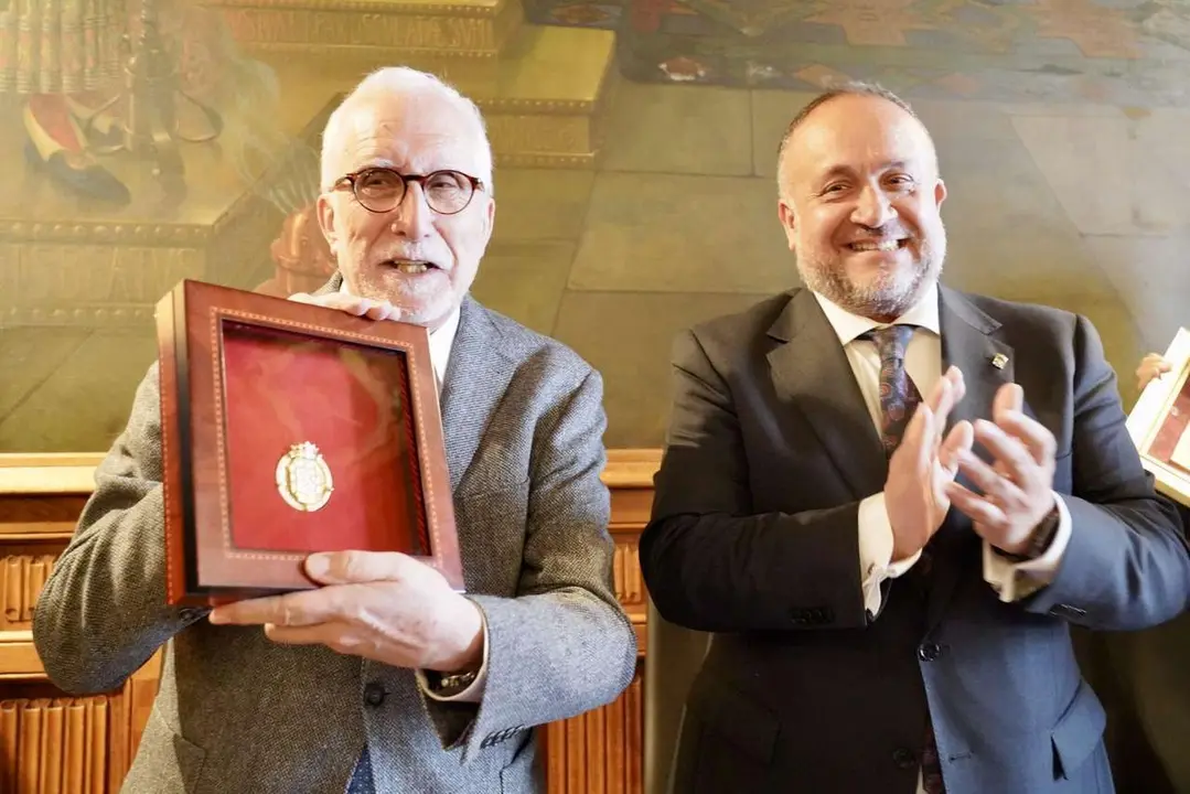Campillo. ICAL. El escritor Luis Mateo D&iacute;ez recibe la Medalla de Oro de la Provincia de Le&oacute;n.