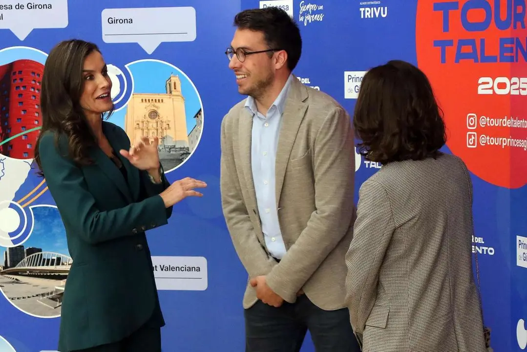 Peio Garc&iacute;a. ICAL. La reina, con los premiados del Tour del talento en Le&oacute;n