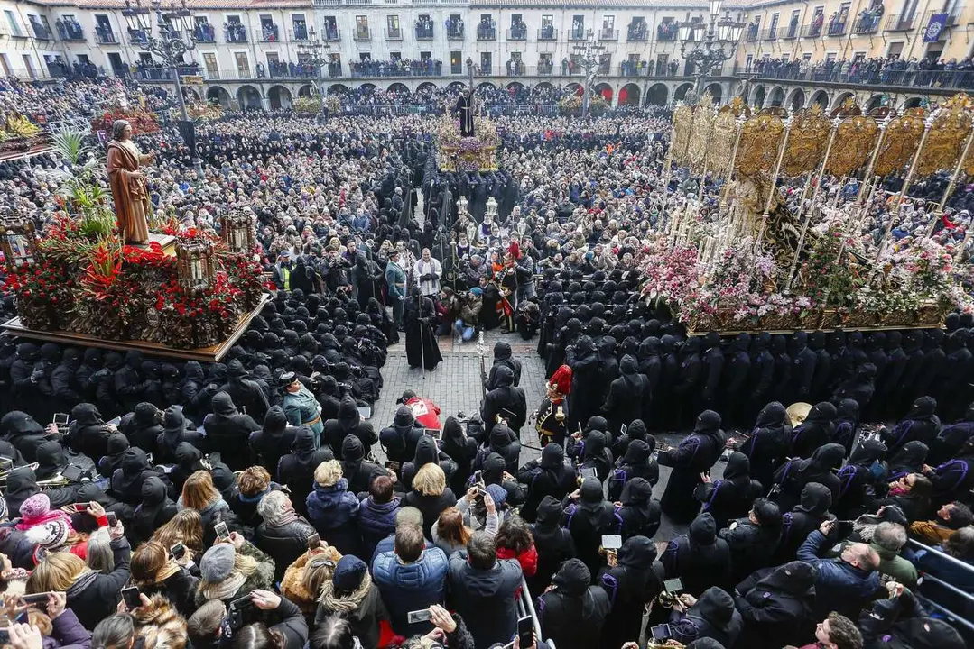 El 'Encuentro' se muedar&aacute; este a&ntilde;o a la Catedral. / CAMPILLO / LE&Oacute;N