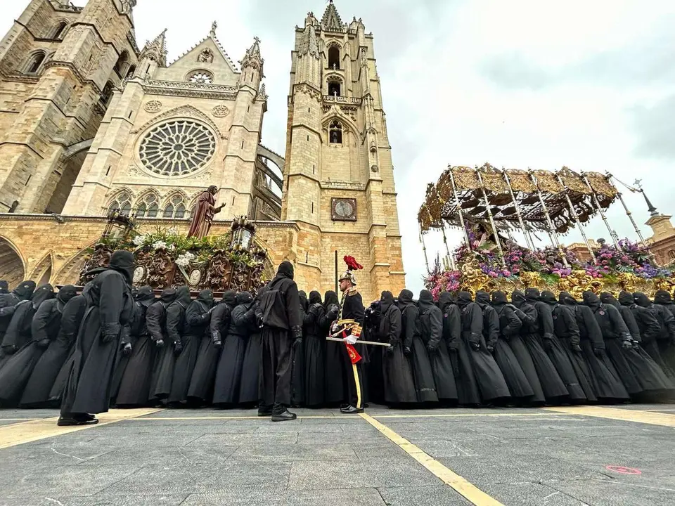 Procesi&oacute;n de los Pasos El Encuentro Viernes Santo