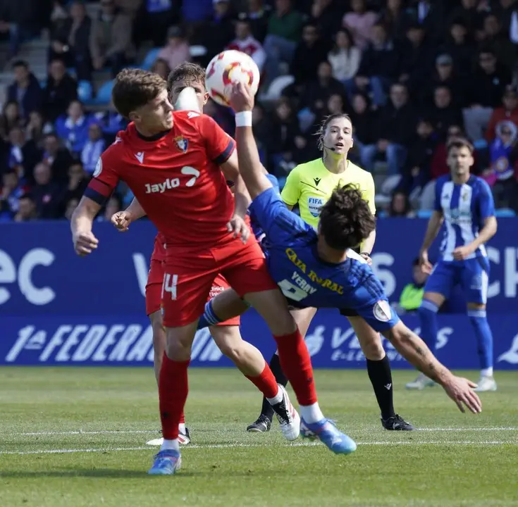 Un momento del partido POnferradina - Osasuna B. / SDPonferradina