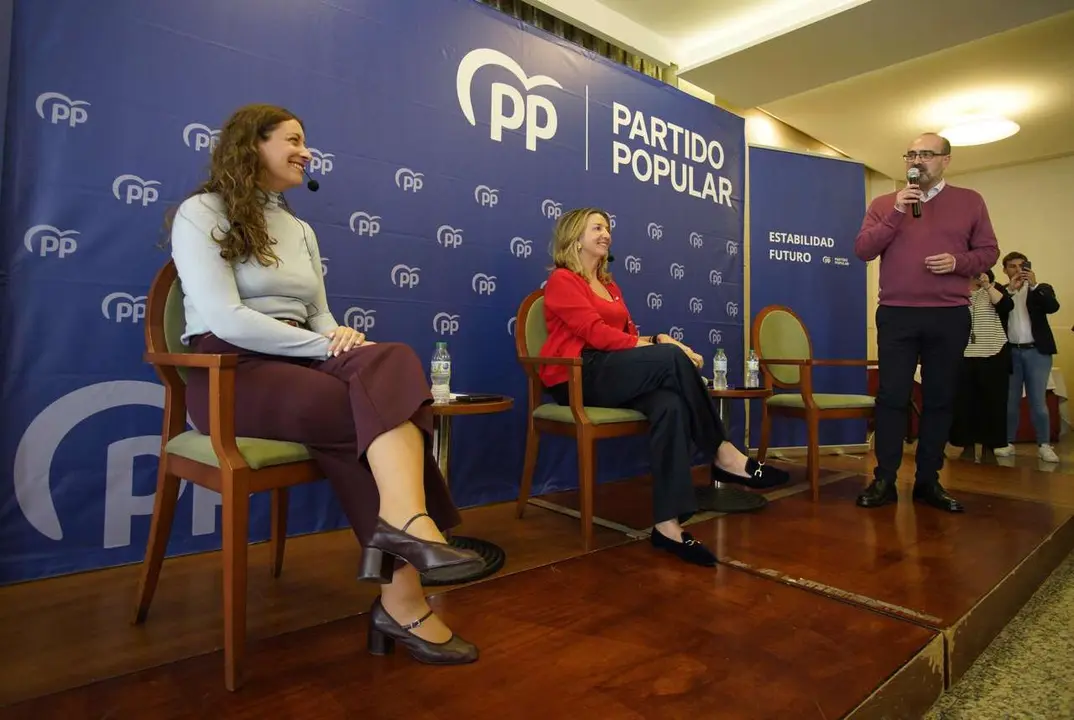 C&eacute;sar S&aacute;nchez. ICAL. La portavoz del PP en el Senado, Alicia Garc&iacute;a, asiste a los &lsquo;Encuentros Populares&rsquo; en Ponferrada, acompa&ntilde;ada de la presidenta provincial de la formaci&oacute;n y vicesecretaria de Educaci&oacute;n y Sanidad, Ester Mu&ntilde;oz