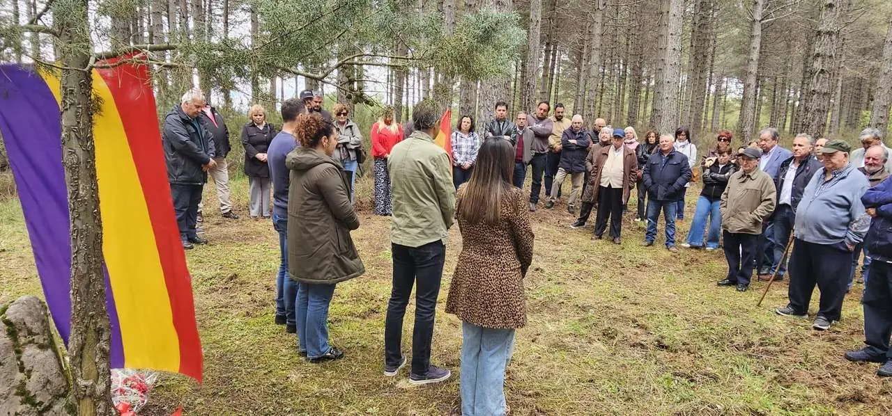 Homenaje PSOE represaliados en El Rabizo, La Robla
