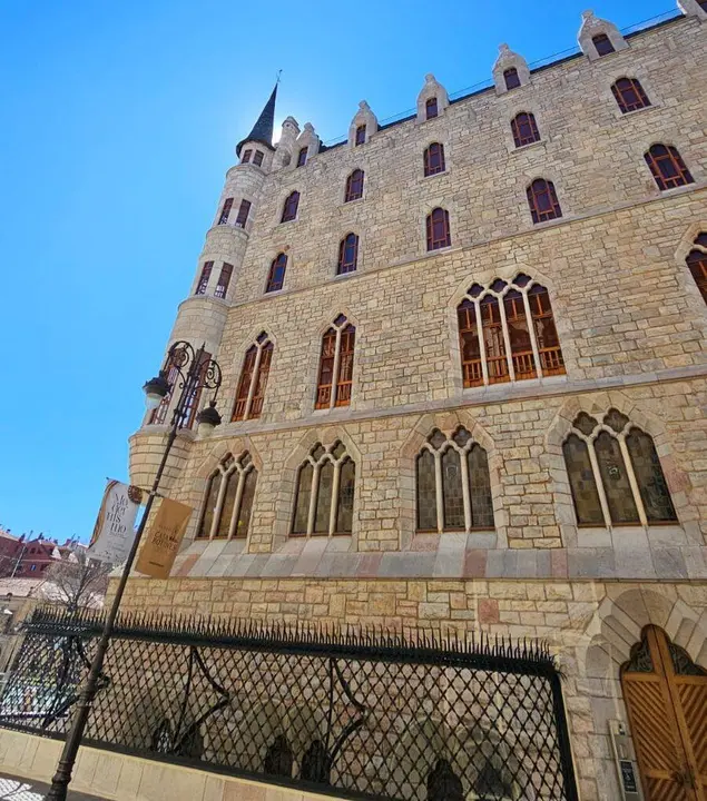 Casa Botines, obra arquitect&oacute;nica de Gaud&iacute; en la capital leonesa.