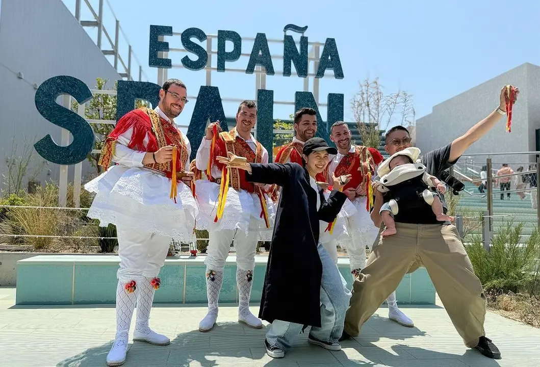 Danzantes de Laguna de Negrillos en Osaka