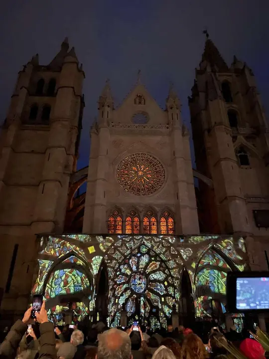 Proyecciones en la catedral de Le&oacute;n