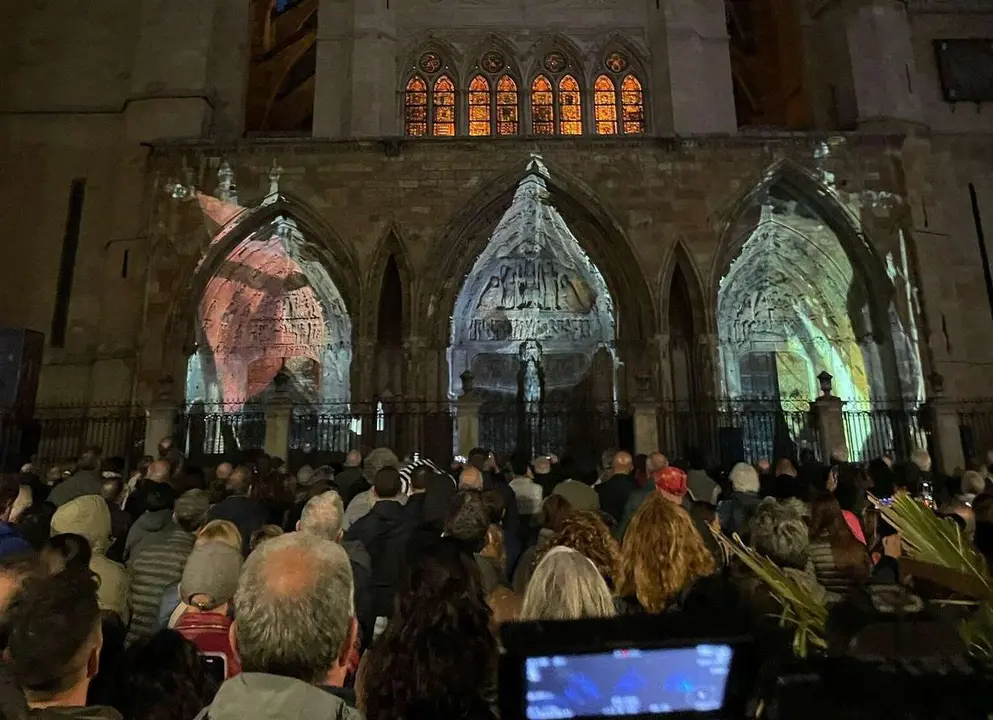 Proyecciones nocturnas en la Catedral de Le&oacute;n.