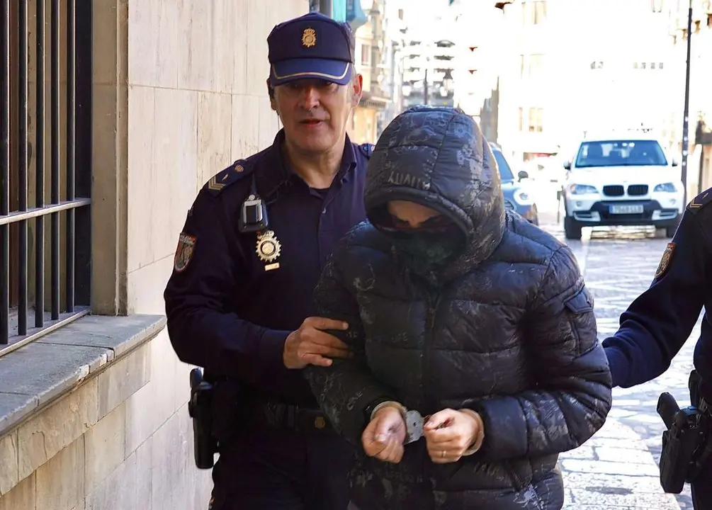 Campillo. ICAL. Primera jornada del juicio contra una auxiliar de Enfermer&iacute;a acusada de asesinato por la muerte de una paciente de la Residencia de Ancianos Virgen del Camino de Le&oacute;n en 2022.
