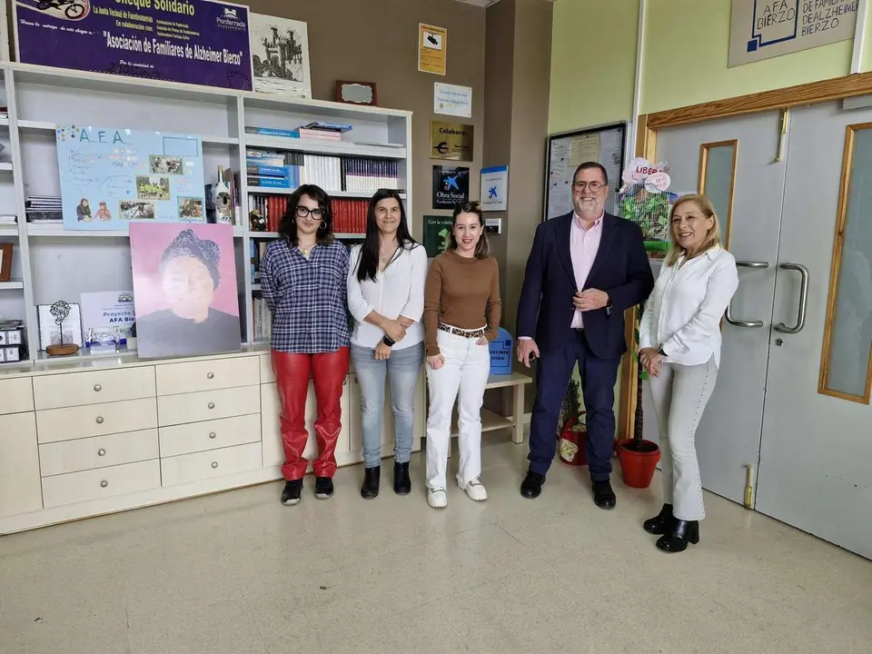 Ortiz de Saracho visita AFA Bierzo