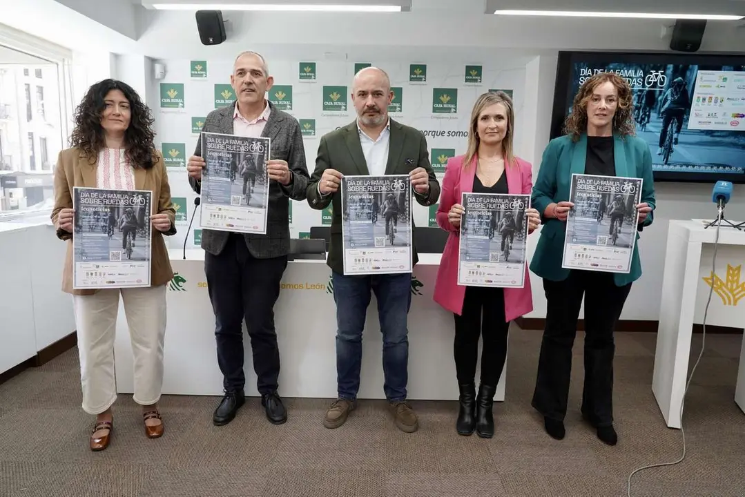 Campillo. ICAL. Caja Rural de Le&oacute;n acoge la presentaci&oacute;n del D&iacute;a de la familia sobre ruedas.