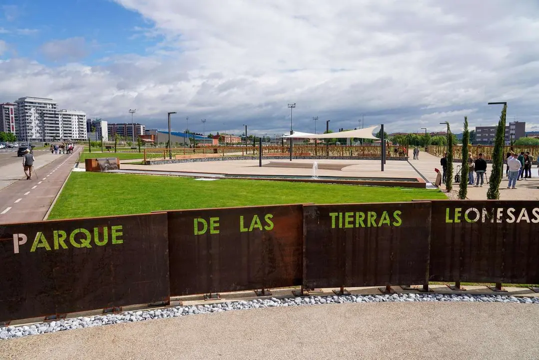 Campillo. ICAL. El alcalde de Le&oacute;n, Jos&eacute; Antonio Diez, preside la apertura del Parque de las Tierras Leonesas