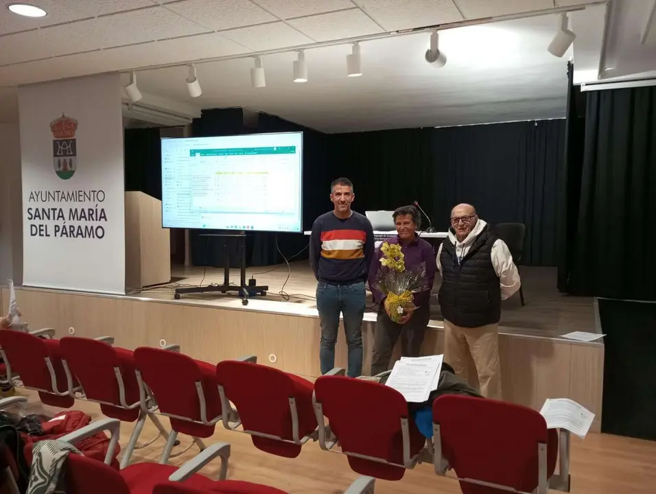 Julio Tol&oacute;n, a la derecha de la imagen