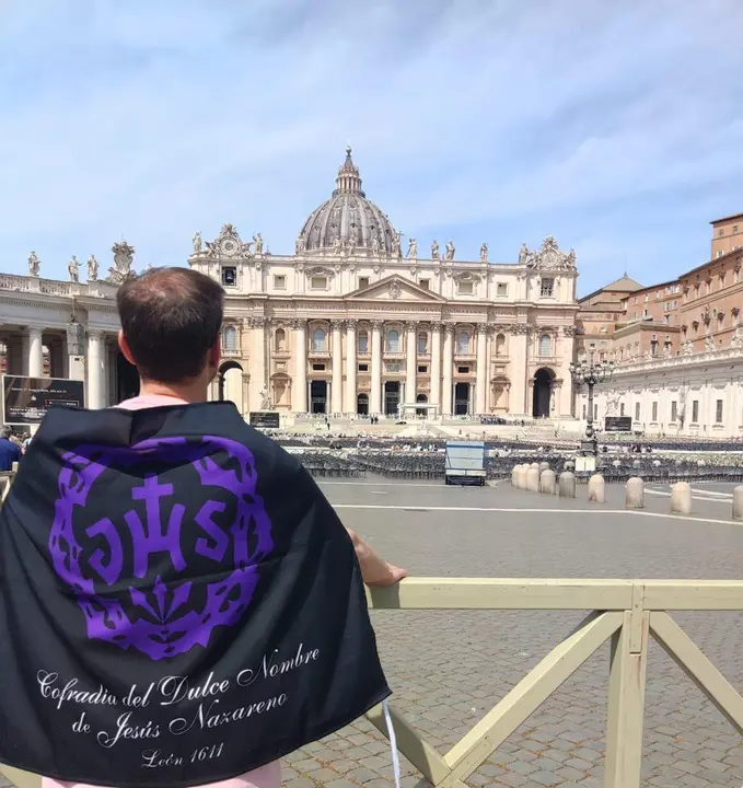 La comitiva ha aprovechado para visitar la plaza de San Pedro en el Vaticano