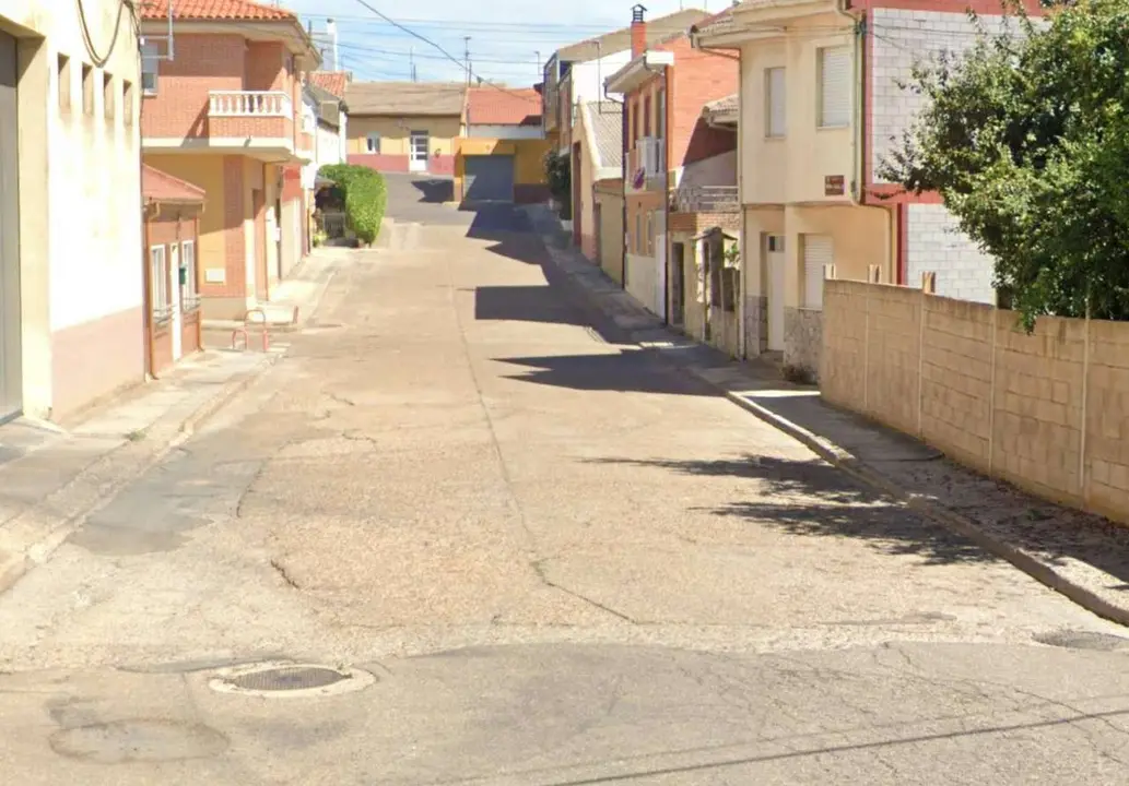 Calle Reina Isabel II de La Ba&ntilde;eza