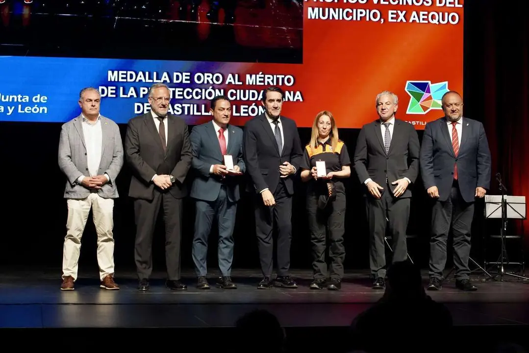Campillo. Celebraci&oacute;n del acto de entrega de las Medallas al M&eacute;rito de la Protecci&oacute;n Ciudadana de Castilla y Le&oacute;n 2024, al que asisten el consejero de Medio Ambiente, Vivienda y Ordenaci&oacute;n del Territorio, Juan Carlos Su&aacute;rez-Qui&ntilde;ones, y el presidente de las Cortes, Carlos Poll&aacute;n.
