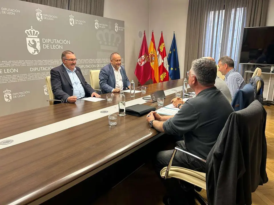La Diputaci&oacute;n traslada su &ldquo;apoyo total&rdquo; a los trabajadores de la Azucarera de La Ba&ntilde;eza ante el anuncio de ERE