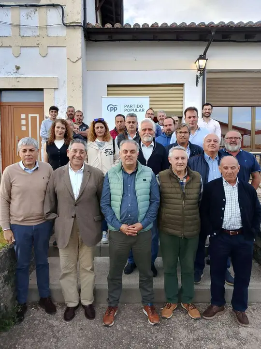 Reuni&oacute;n direcci&oacute;n provincial con alcaldes y portavoces de la Monta&ntilde;a Central y Oriental
