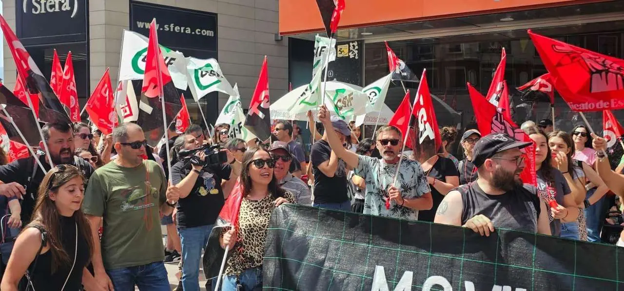 ICAL. Manifestaci&oacute;n en Ponferrada de rechazo al ERE de Teleperformance