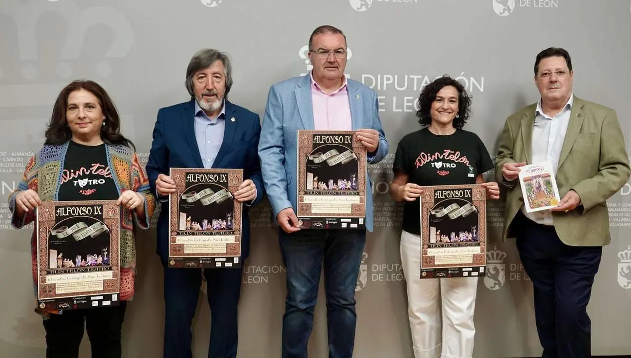 Campillo. ICAL. El vicepresidente de la Diputaci&oacute;n de Le&oacute;n, Roberto Aller, presenta una obra de teatro sobre Alfonso IX que se escenificar&aacute; en San Isidoro.
