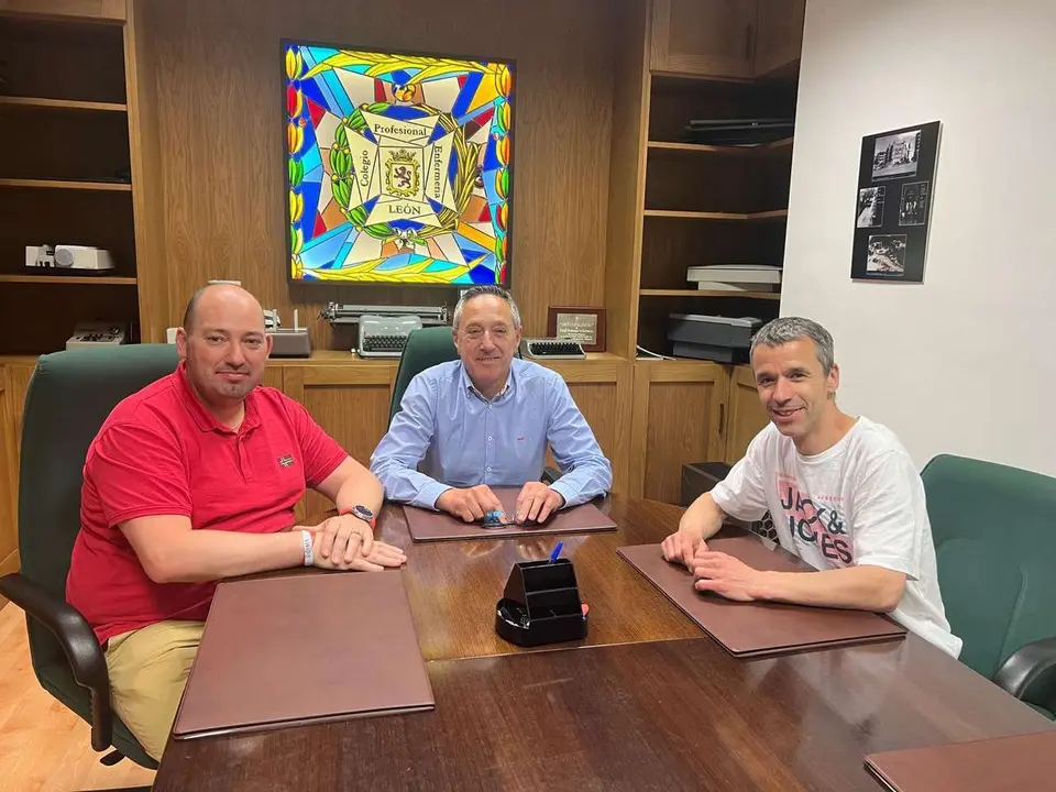 Reuni&oacute;n entre Cruz Roja y el Colegio de Enfermer&iacute;a de Le&oacute;n