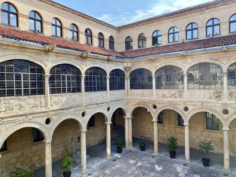 Palacio de los Guzmanes, sede de la Diputaci&oacute;n de Le&oacute;n.