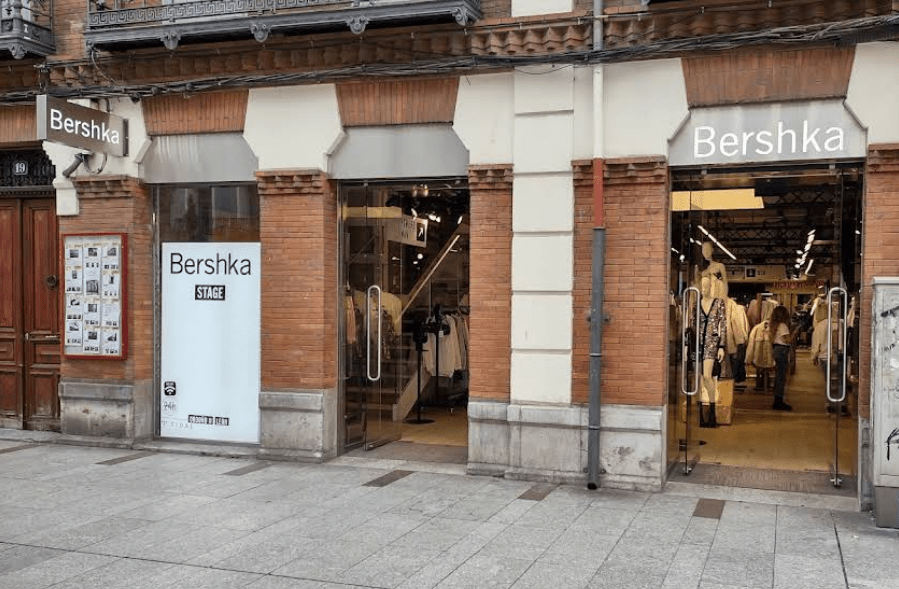 La tienda Bershka en Ordo&ntilde;o II cerr&oacute; sus puertas definitivamente este s&aacute;bado.