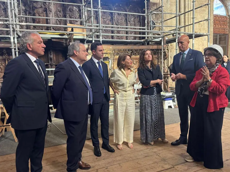 El ministro Hereu visit&oacute; el Parador de Le&oacute;n acompa&ntilde;ado, entre otros, por el alcalde de la ciudad.