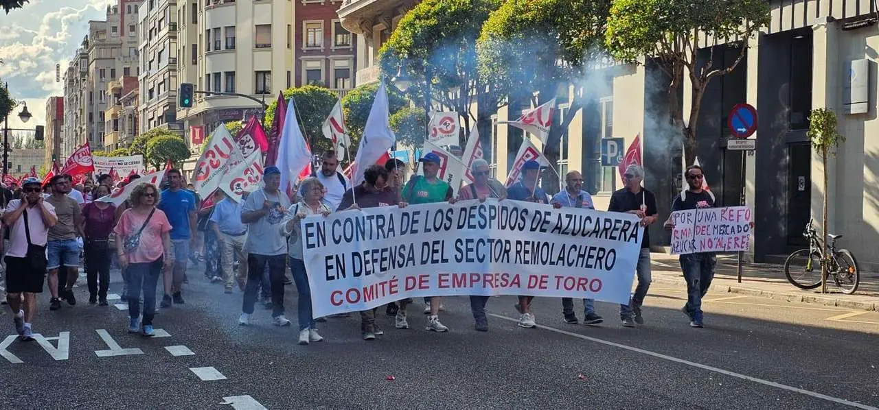 Manifestaci&oacute;n en Le&oacute;n contra el cierre de la azucarera de La Ba&ntilde;eza. | Le&oacute;n24horas.