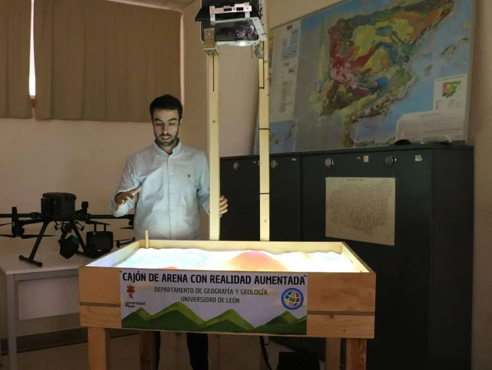 La ULE transforma la ense&ntilde;anza de Geograf&iacute;a con un mapa 3D manipulable en tiempo real &uacute;nico en las universidades de Castilla y Le&oacute;n