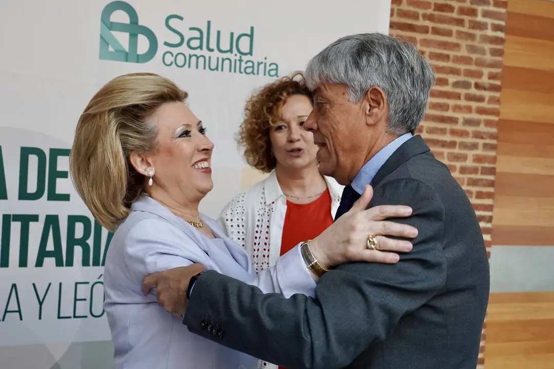 La gerente regional de Salud, Violeta Mart&iacute;nez Pindado, y el delegado de la Junta en Le&oacute;n, Eduardo Diego. | ICAL