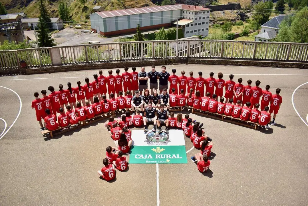 Arranca el VII Campus de Balonmano Juan&iacute;n Garc&iacute;a en Santa Luc&iacute;a de Gord&oacute;n  (Le&oacute;n)